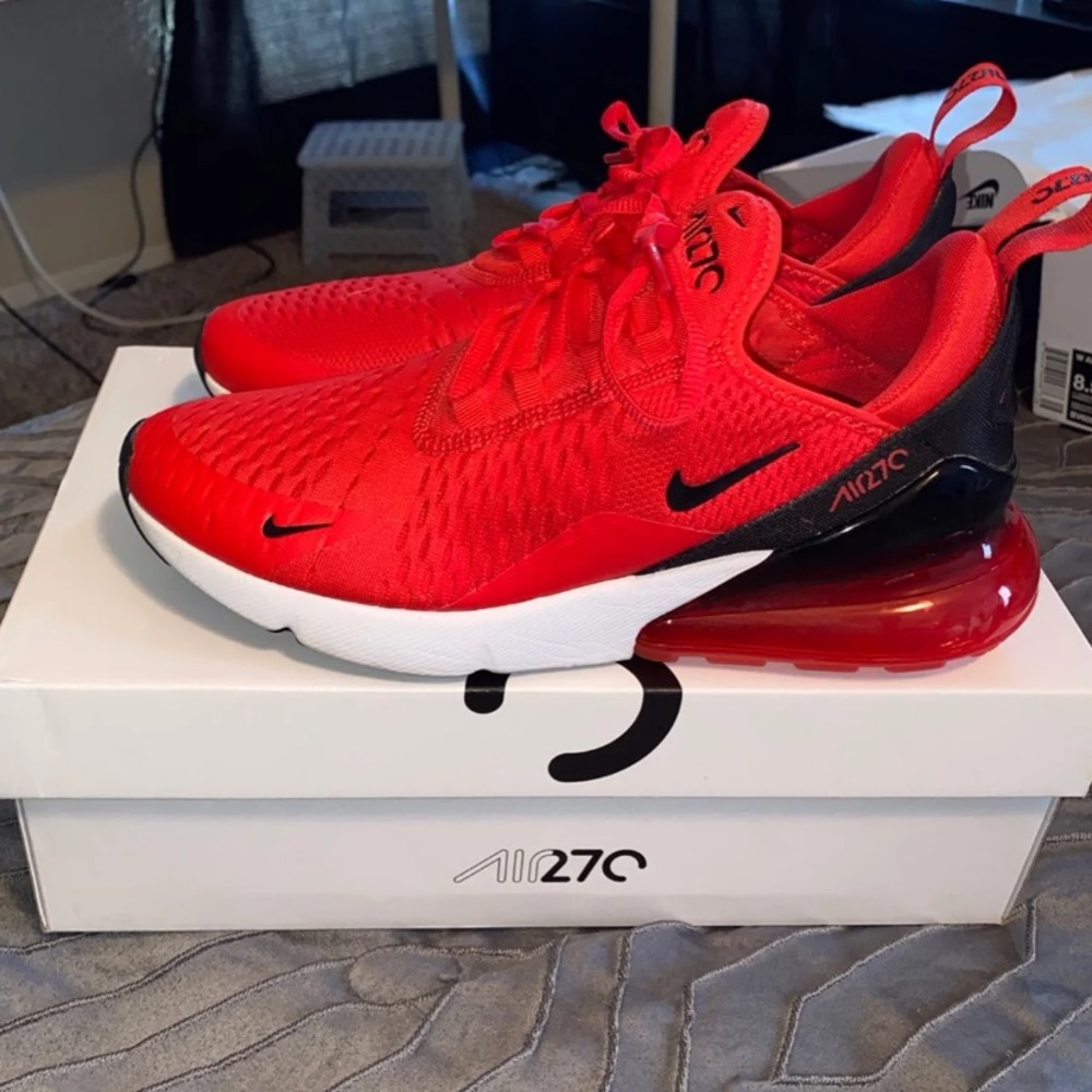 Red Air Max 270